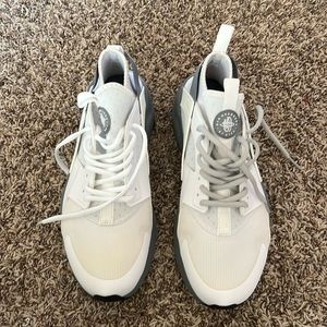 Men’s Nike Huaraches